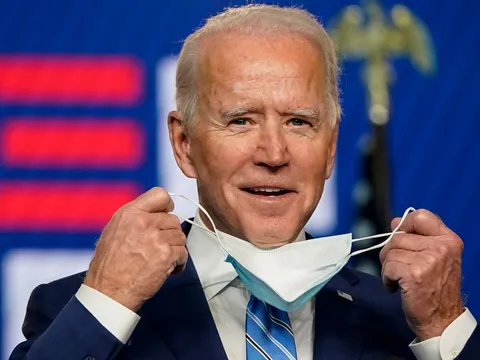 Ông Biden dẫn trước ở 3 bang chiến địa, mở rộng đường tới Nhà Trắng