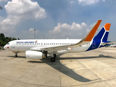 Một hành khách bị tam giữ vì la hét có bom trên máy bay tại sân bay Nội Bài