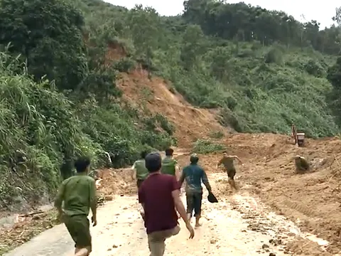 Quảng Nam: Lại sạt lở kinh hoàng