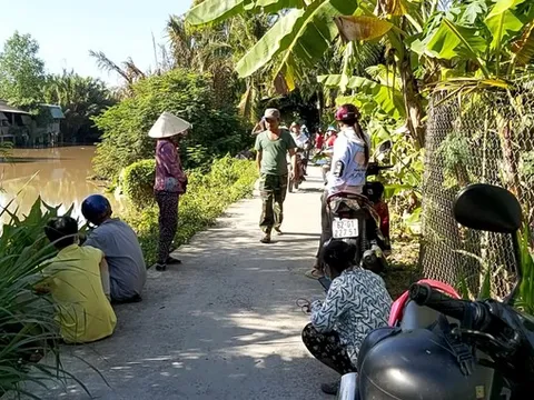 Phát hiện thi thể nam giới đang phân hủy trôi trên sông ở Tiền Giang