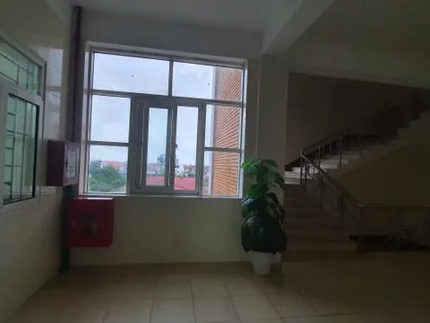 Hà Tĩnh: Nam bệnh nhân bất ngờ nhảy từ tầng 4 xuống đất tự tử