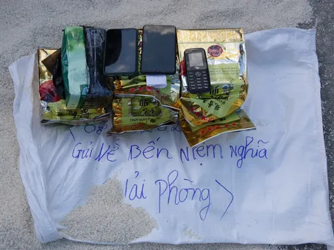 Bắt giữ đối tượng vận chuyển trái phép 6kg ma túy đá