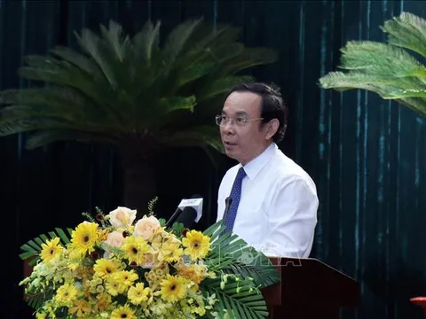 Bí thư Thành ủy TP Hồ Chí Minh: Khẩn cấp ngăn chặn không để dịch COVID-19 lây lan