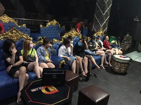 Phát hiện 55 khách dương tính với ma túy trong quán bar ở Bình Dương