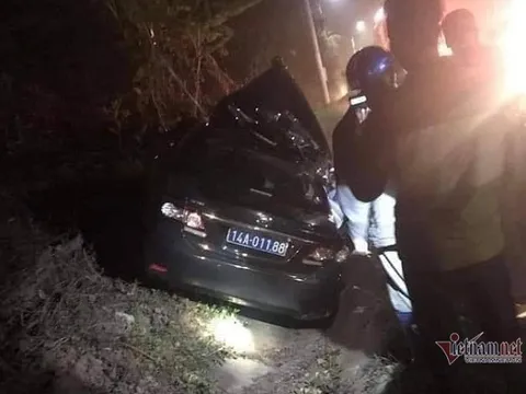 Ôtô biển xanh đâm trúng đuôi container làm 4 người thương vong ở Quảng Ninh