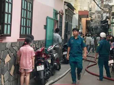 TP.HCM: Cháy nhà kinh doanh đồ thờ cúng, 1 người tử vong