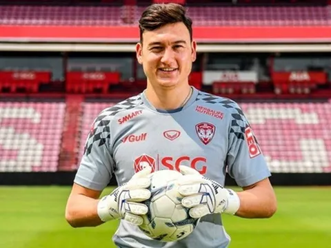 Đặng Văn Lâm có thể trở thành đồng đội của 'Messi Thái' ở Nhật Bản?