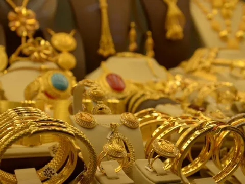 Giá vàng hôm nay 6/1: Tăng lên 44 triệu đồng/lượng