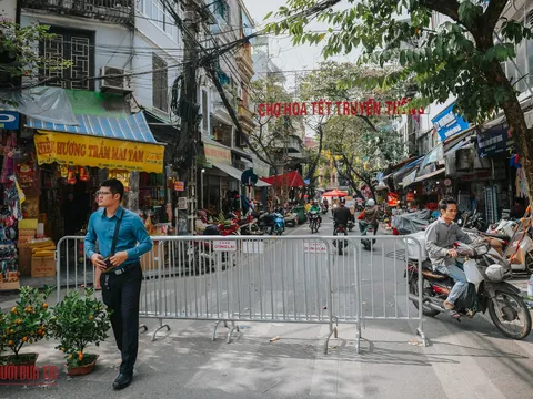 Cận cảnh các tuyến phố cấm đường phục vụ chợ hoa xuân