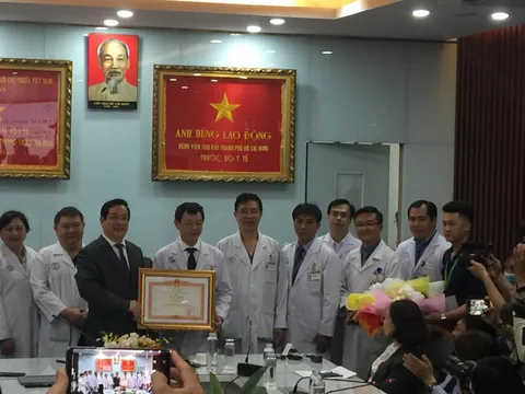 Điều trị thành công cho bệnh nhân đầu tiên nhiễm nCoV, bệnh viện Chợ Rẫy được Thủ tướng Chính phủ tặng bằng khen