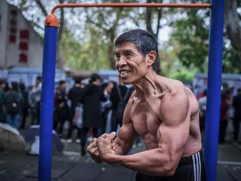 Nhà vô địch thể hình Trung Quốc qua đời vì nhiễm virus Corona