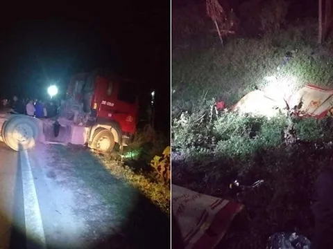 Va chạm với xe đầu kéo, 3 người trong gia đình tử vong thương tâm