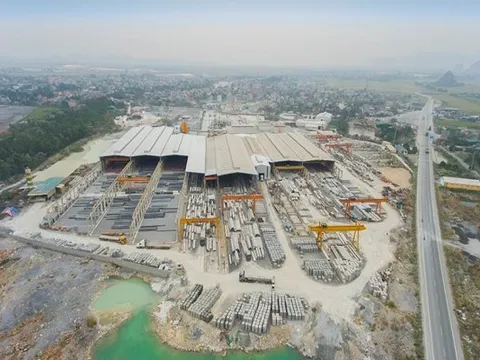 Hà Nam: Công ty CP Amaccao đổ phế thải ra môi trường