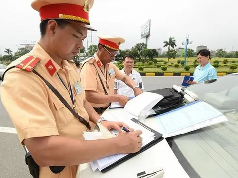 Người vi phạm giao thông sẽ nộp tiền phạt qua Cổng dịch vụ công quốc gia