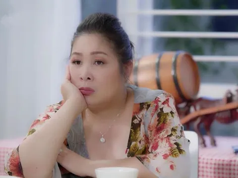 Nghệ sĩ Hồng Vân tiếp tục đóng cửa sân khấu trong 2 tuần vì dịch Covid-19