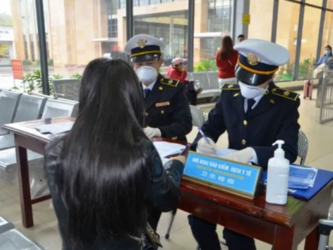 Bộ Y tế: Khách nhập cảnh đến từ hoặc đi qua Iran và Ý phải khai báo y tế