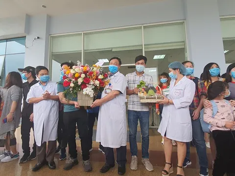 30 công dân Việt Nam trở về từ Vũ Hán được ra viện sau khi hoàn thành 21 ngày cách ly