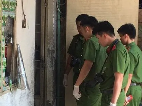 Thanh niên dùng kéo đâm bạn cùng phòng tử vong rồi đến công an đầu thú