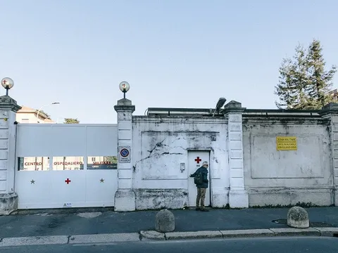 Số ca nhiễm Covid-19 vượt 20.000, Italy khẩn cấp kêu gọi viện trợ