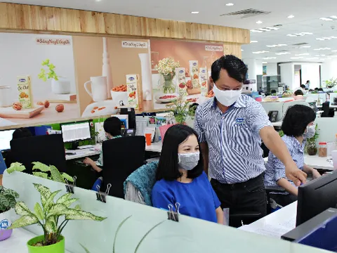 Vinamilk hỗ trợ 10 tỷ đồng để mua thiết bị y tế giúp phát hiện nhanh virus SARS-COV-2