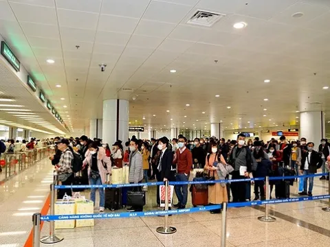 Hàng nghìn người Việt ở Châu Âu hồi hương vì dịch Covid-19