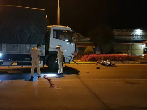 Bình Phước: 3 thanh niên thương vong sau cú tông trực diện với xe tải