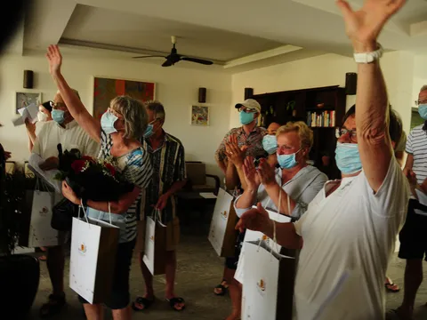 Hết hạn cách ly, 39 du khách gửi lời chào Việt Nam và nói sẽ quay trở lại