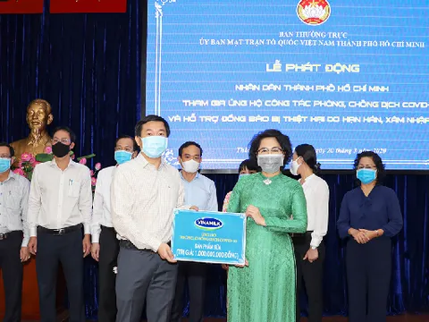 Vinamilk đồng hành tiếp sức cho đội ngũ cán bộ y tế tuyến đầu chống dịch Covid-19