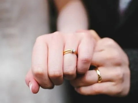 Trong hôn nhân, thứ chỉ đứng sau tình yêu đó là 'nhẫn'