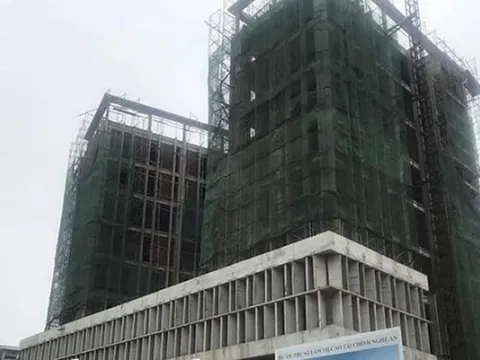 Nghệ An: Rơi thang tời, 11 công nhân thương vong