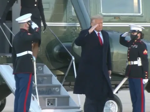 Vợ chồng Tổng thống Trump chính thức rời Nhà Trắng