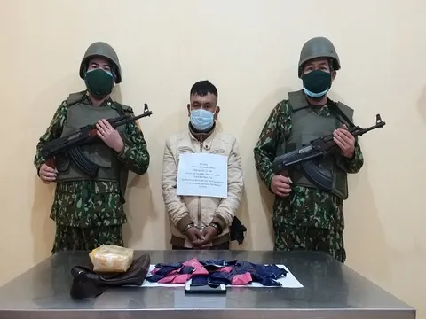 Bắt quả tang đối tượng vận chuyển 10.000 viên ma túy từ Lào qua biên giới