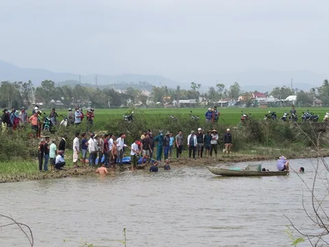 Rủ nhau đi bắt ốc, 2 anh em đuối nước tử vong