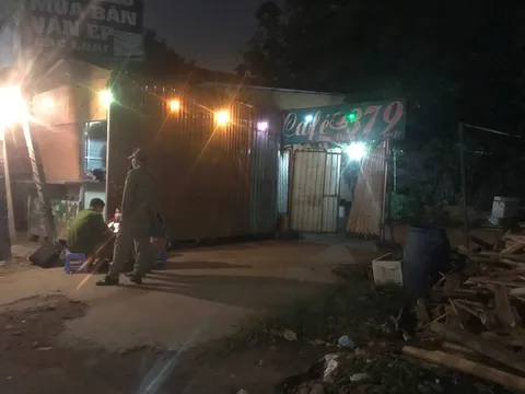 Người đàn ông tử vong bất thường trong quán cà phê chòi