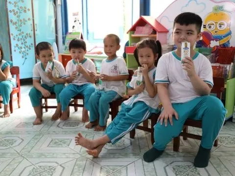 4 năm triển khai, sữa học đường tỉnh Bến Tre 'được lòng' cả thầy trò, phụ huynh