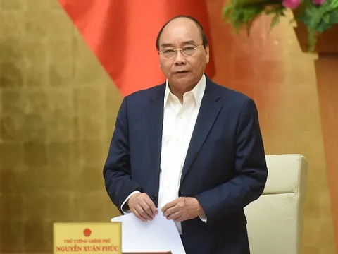 Thủ tướng yêu cầu nghiên cứu 'hộ chiếu vaccine', mở lại đường bay quốc tế