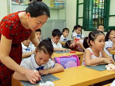 Đua nhau cho con học tiền tiểu học: Cha mẹ đang làm khổ chính mình