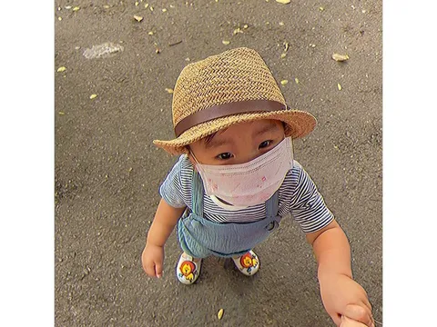 Hòa Minzy lên tiếng giải thích về lý do không để lộ ngoại hình con trai