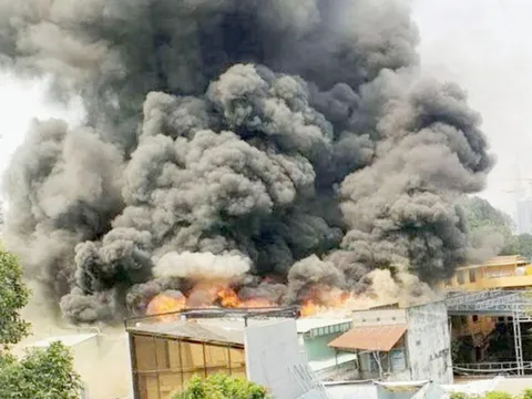 Cháy quán bar ở trung tâm TP.HCM, sơ tán toàn bộ học sinh trường Ernst Thalmann