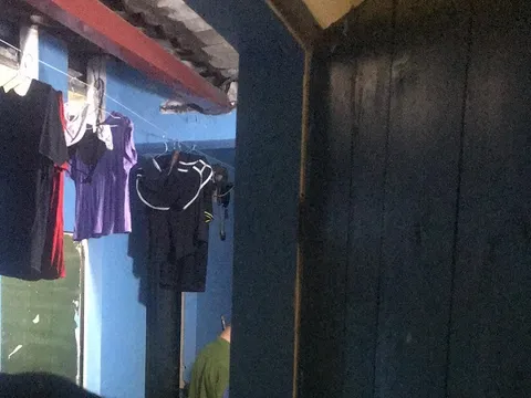 Nghi án cãi nhau với bạn gái, nam thanh niên rút dao tự tử tại phòng trọ