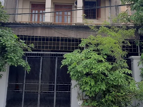 Điều tra vụ người phụ nữ nghi bị 2 đối tượng tạt axit vào mặt ở Nghệ An