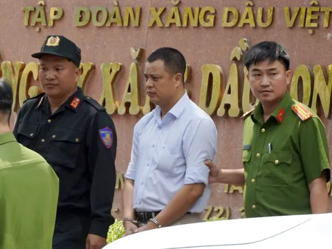 Ông Lương Đình Tiến, Giám đốc Công ty Xăng dầu Long An bị bắt