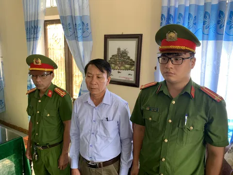 Bắt nguyên chủ tịch xã tham ô tài sản gần 1 tỷ đồng