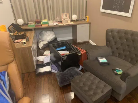 Người đàn ông ngoại quốc trình báo mất trộm nhiều kim cương, vàng trị giá 14.000 USD