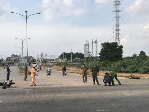 Xe máy va chạm xe buýt, nữ sinh năm cuối tử vong thương tâm