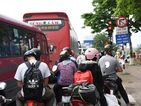 Chủ tịch Hà Nội ra công điện, yêu cầu người dân trở lại sau nghỉ lễ bắt buộc phải khai báo y tế