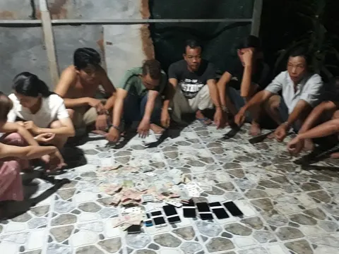 Bắt quả tang 9 đối tượng sát phạt nhau ở Vĩnh Long