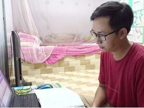 Bắt quả tang đối tượng tổ chức cá cược bóng đá qua mạng