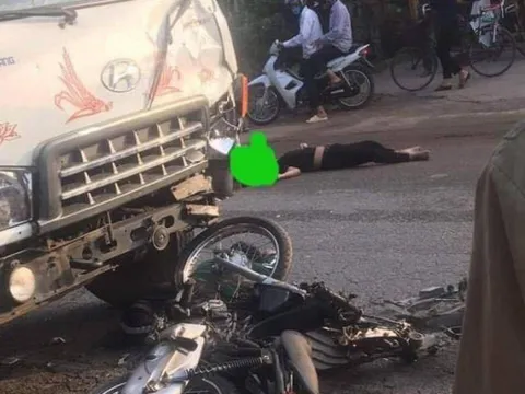 Xe máy va chạm với xe tải, 2 thanh niên tử vong tại chỗ