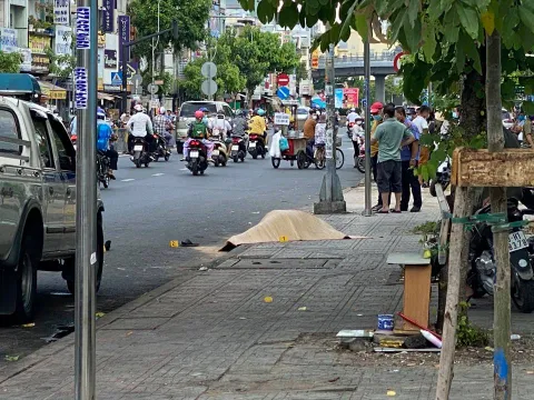 Điều tra vụ tài xế GrabBike bị đâm tử vong trước cổng bệnh viện